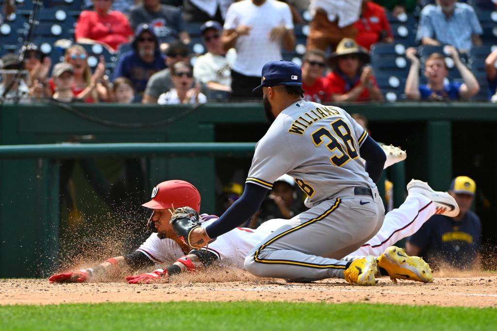 D-backs Rally For Five Runs In Ninth, Secure Walk-Off Win Against Brewers D-backs Rally For Five Runs In Ninth, Secure Walk-Off Win Against Brewers