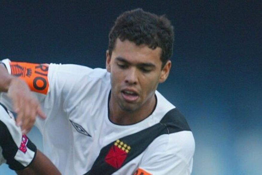 De Xerém Aos Emirados Árabes: Ex-jogador Do Vasco Busca Vaga Na Copa 2026 De Xerém Aos Emirados Árabes: Ex-jogador Do Vasco Busca Vaga Na Copa 2026