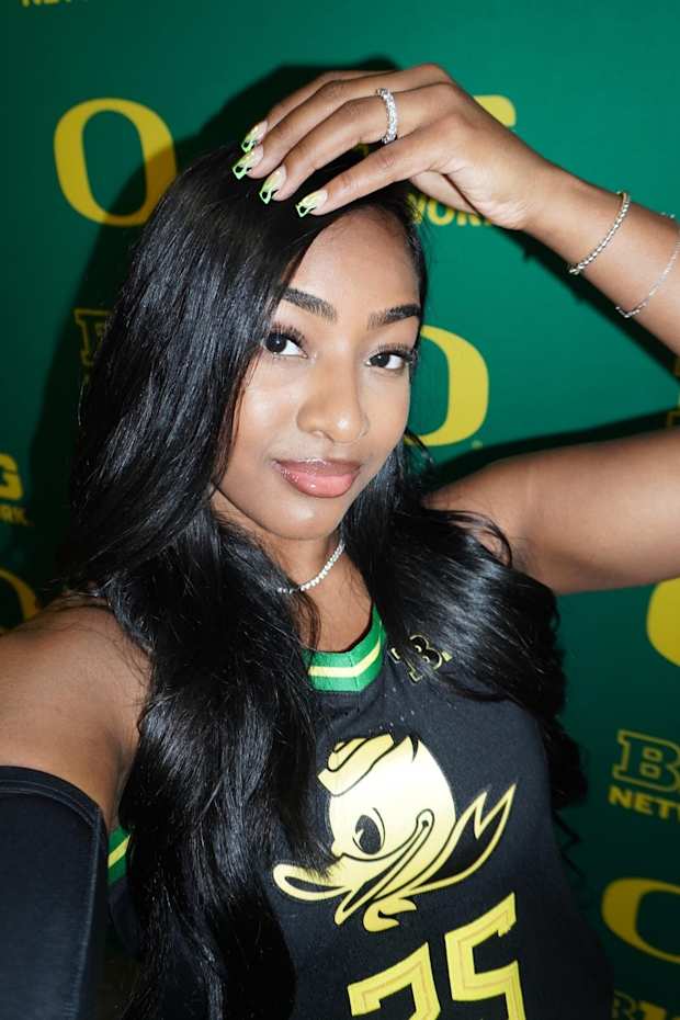 Deja Blue In Oregon: Kelly's NCAA Tournament Showdown Against Duke Deja Blue In Oregon: Kelly's NCAA Tournament Showdown Against Duke