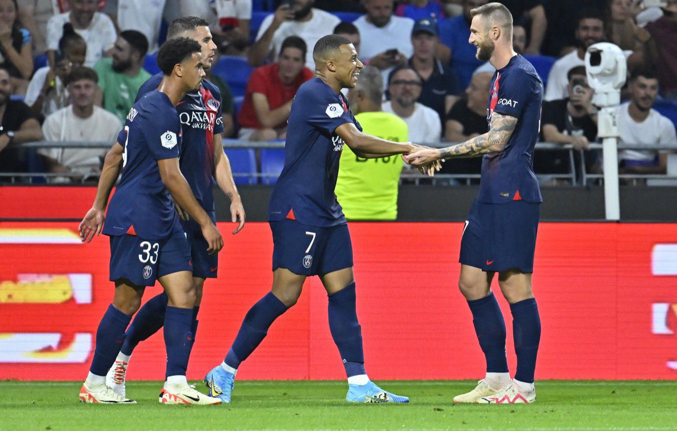 Derrota Del Lyon Contra El PSG En Casa Derrota Del Lyon Contra El PSG En Casa