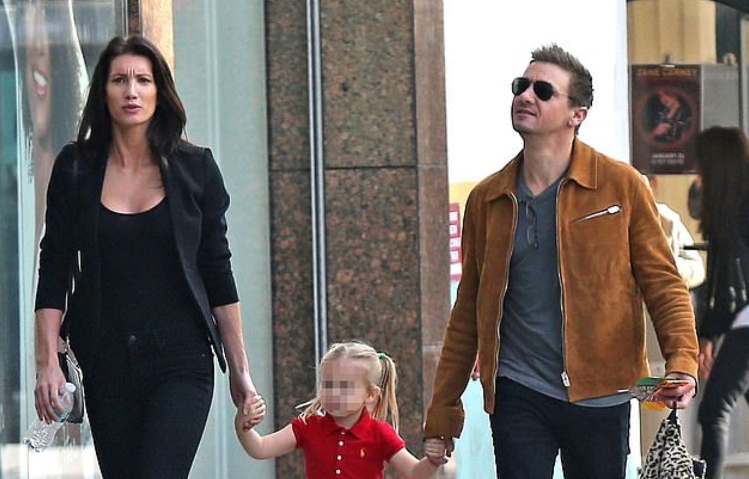 Did Jessica Simpson And Jeremy Renner Ever Flirt? A Timeline Did Jessica Simpson And Jeremy Renner Ever Flirt? A Timeline