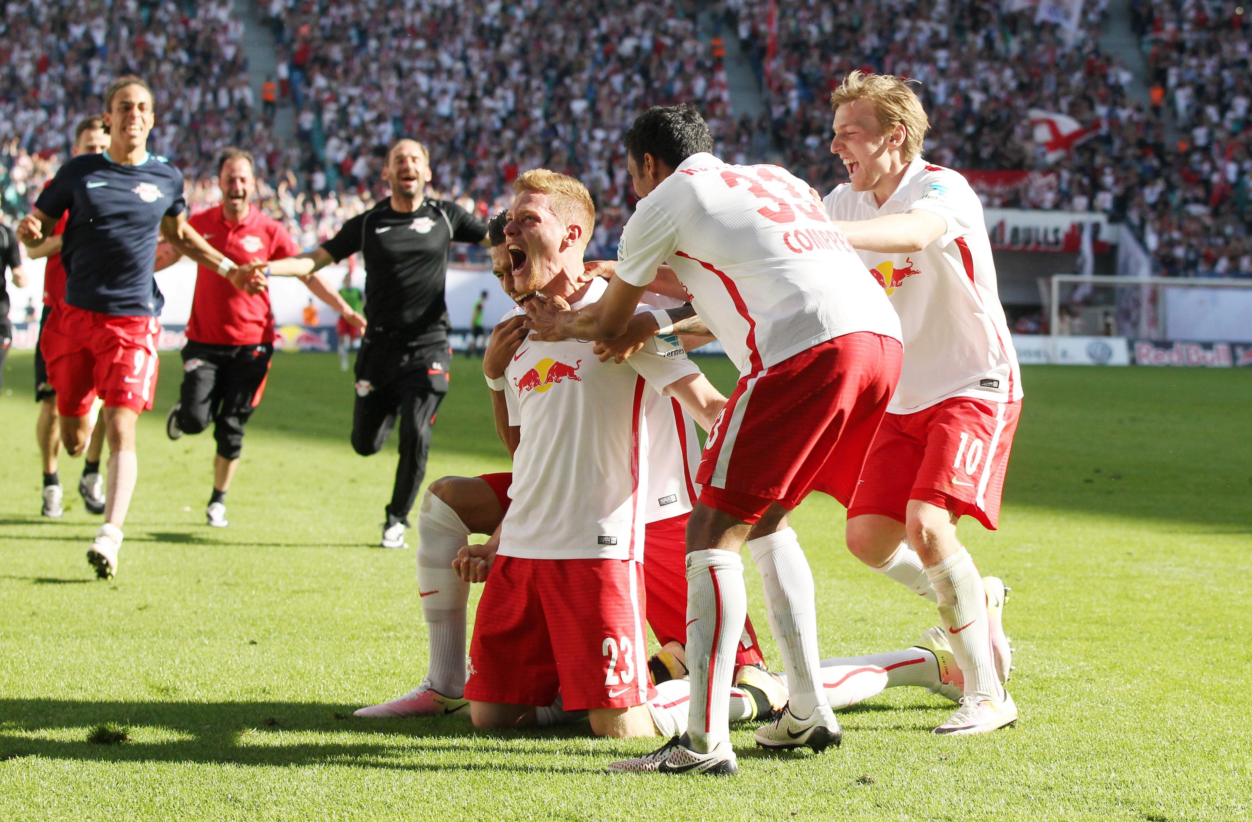 Die Rückkehr Des HSV: Aufstieg In Die Bundesliga Perfekt Gemacht Die Rückkehr Des HSV: Aufstieg In Die Bundesliga Perfekt Gemacht