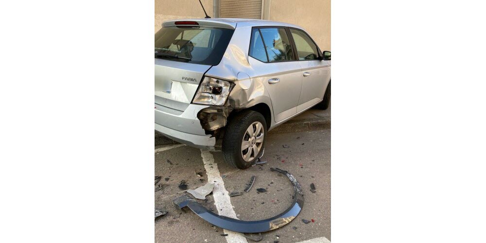 Dijon : Véhicule Percutant Un Mur Rue Michel-Servet - Le Conducteur Se Dénonce Dijon : Véhicule Percutant Un Mur Rue Michel-Servet - Le Conducteur Se Dénonce