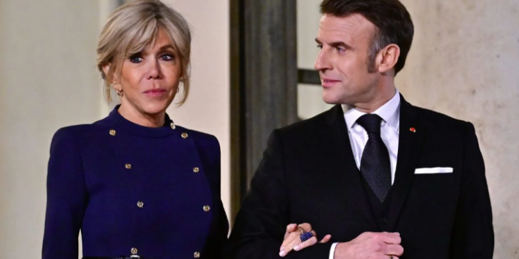 Dîner Houleux : Sardou Critique Macron Dîner Houleux : Sardou Critique Macron