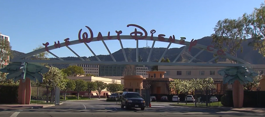 Disney's Upbeat Profit Forecast: Parks And Streaming Success Disney's Upbeat Profit Forecast: Parks And Streaming Success