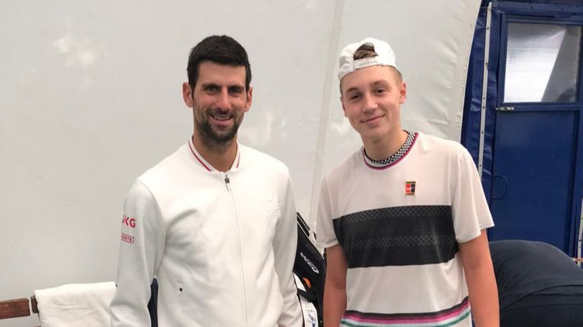 Đokovićev Uticaj: Menšik Otkriva Kako Mu Je Novak Pomogao Da Osvoji Pehar Đokovićev Uticaj: Menšik Otkriva Kako Mu Je Novak Pomogao Da Osvoji Pehar