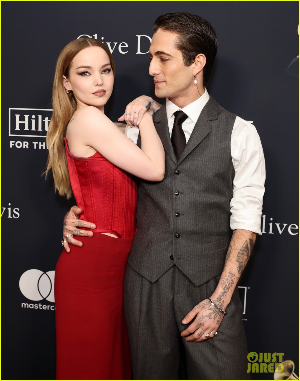 Dove Cameron And Damiano David's NYC Outing: Photos And Tour News Dove Cameron And Damiano David's NYC Outing: Photos And Tour News