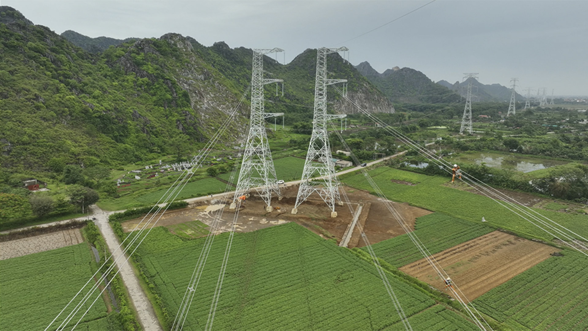 Dự Án 500kV Mạch 3:  Cống Hiến Thầm Lặng Của Công Nhân Điện Lực Miền Nam