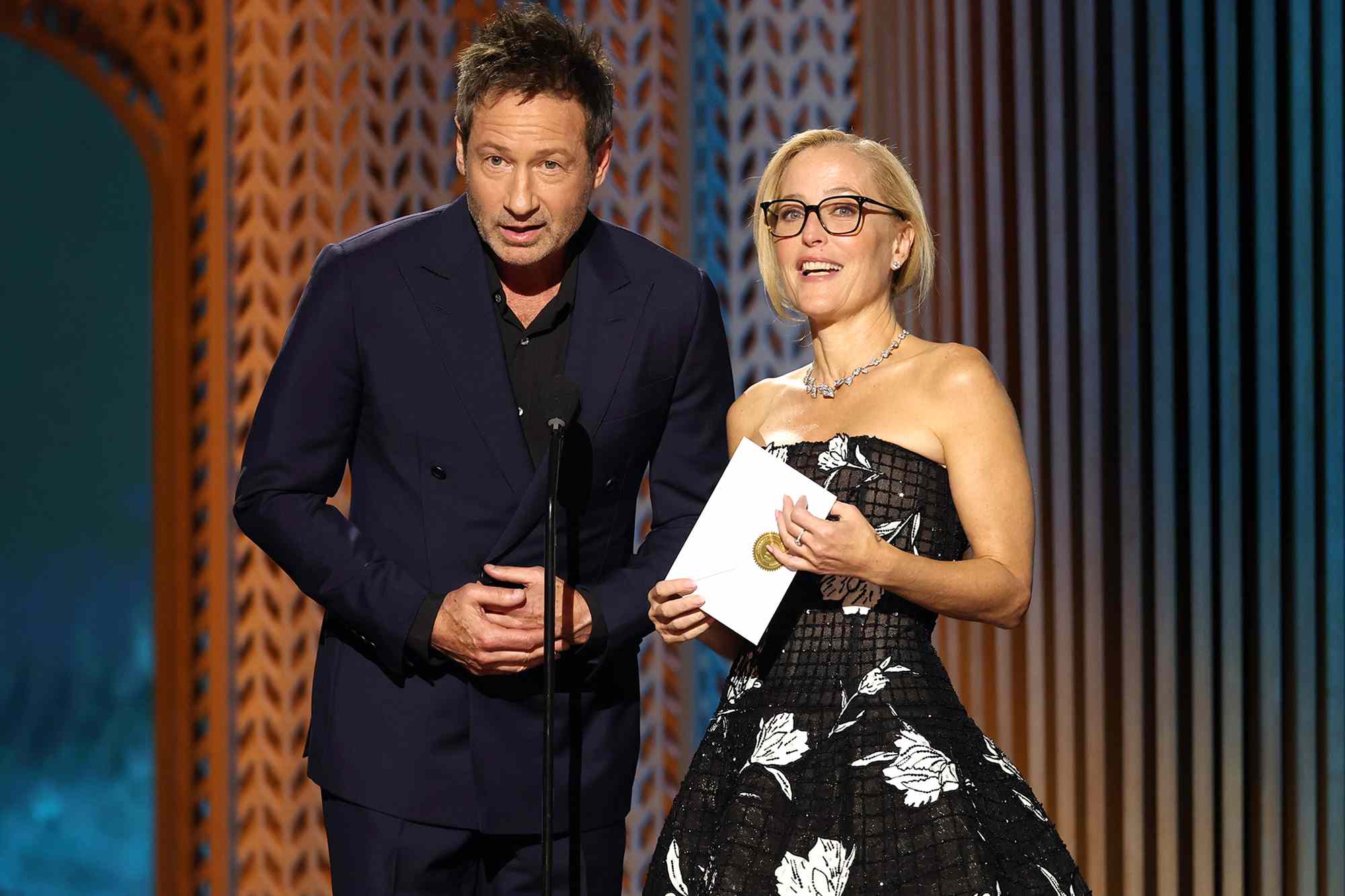 Duchovny And Anderson: A SAG Awards Reunion To Remember Duchovny And Anderson: A SAG Awards Reunion To Remember