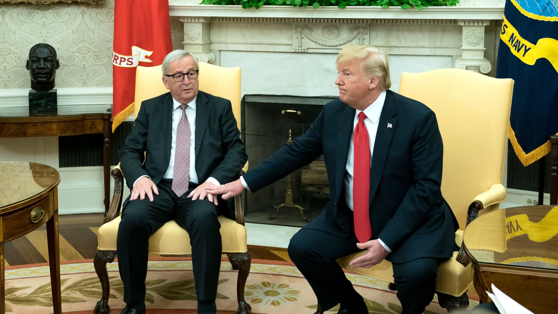 Dutch Stocks Slump Amidst Escalating US Trade War Dutch Stocks Slump Amidst Escalating US Trade War