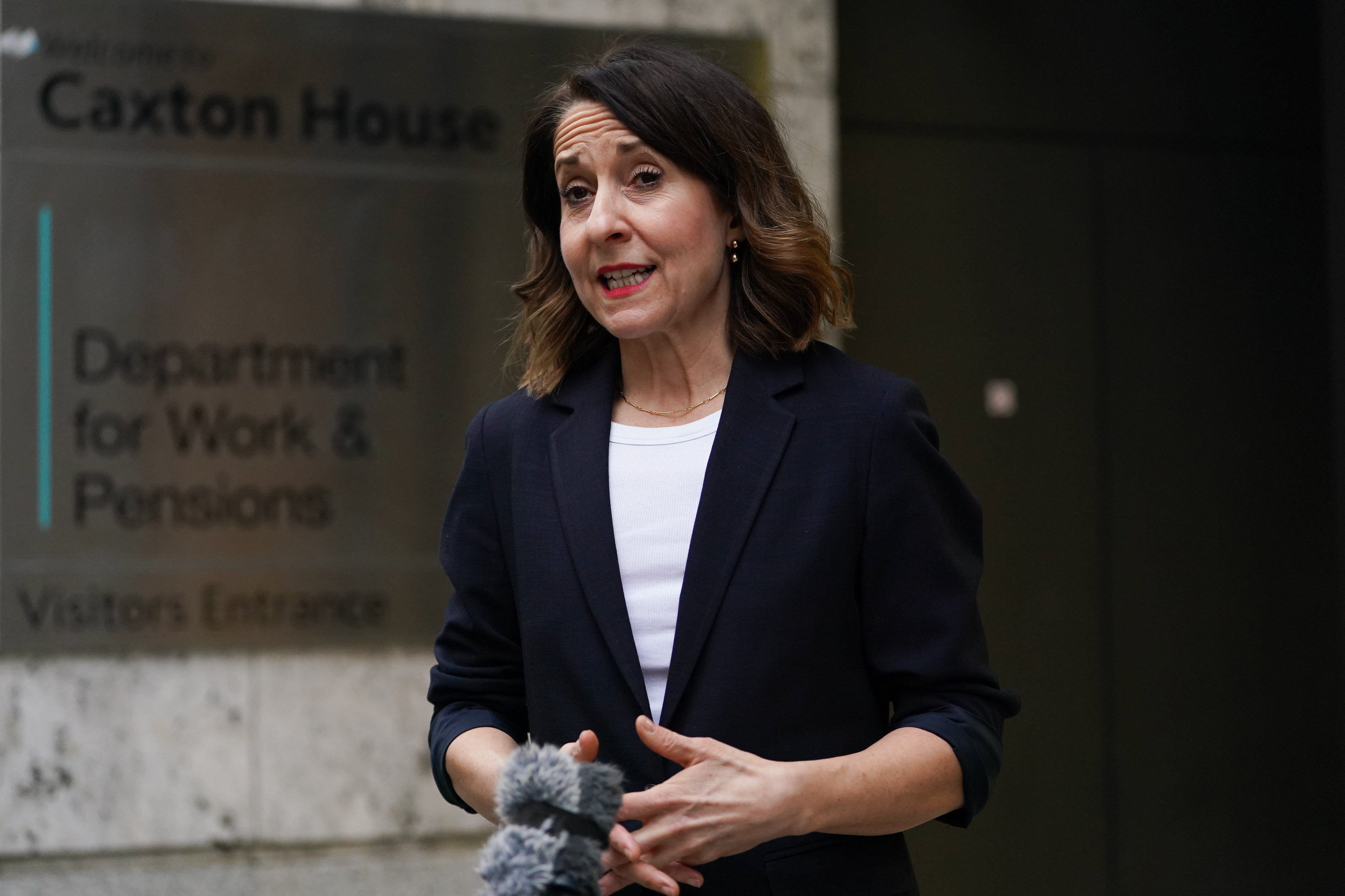 DWP Benefit Stoppage Affects 355,000: Key Information And 3-Month Warning DWP Benefit Stoppage Affects 355,000: Key Information And 3-Month Warning