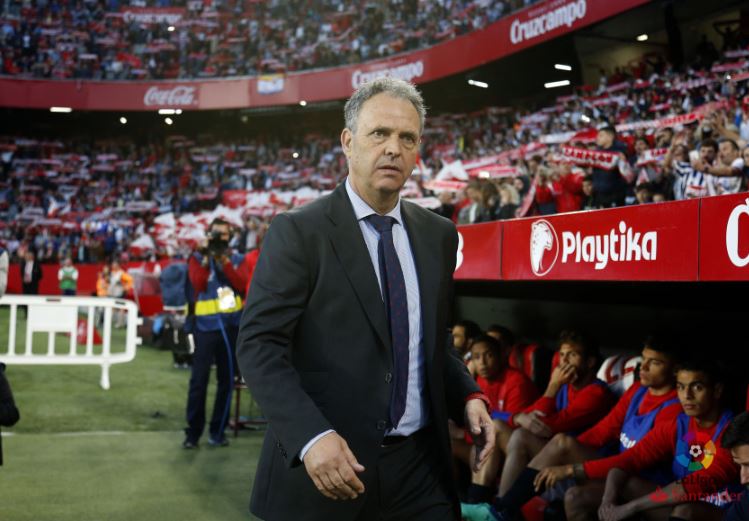 El Sevilla Confirma El Fichaje De Caparrós Y El Despido De García Pimienta El Sevilla Confirma El Fichaje De Caparrós Y El Despido De García Pimienta