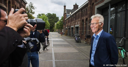 Ere Zilveren Nipkowschijf Voor Jiskefet: Een Langeverwachte Eerbetoon Ere Zilveren Nipkowschijf Voor Jiskefet: Een Langeverwachte Eerbetoon