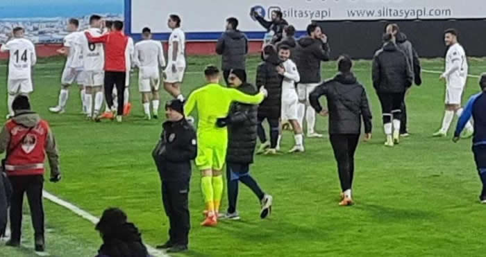 Espanyol'un Atletico Madrid'e Direnişi: Hakem Hatası Mı? Espanyol'un Atletico Madrid'e Direnişi: Hakem Hatası Mı?