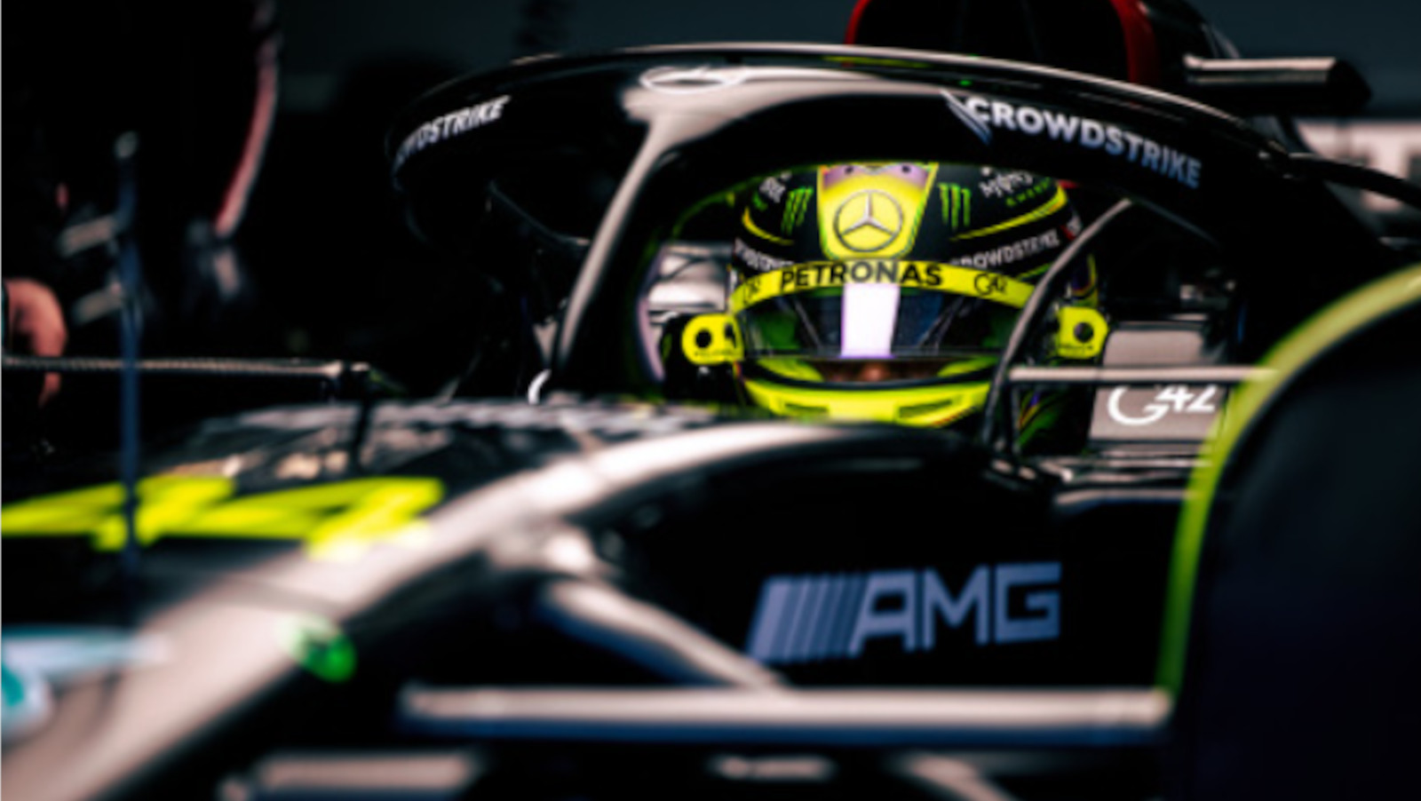 F1: Lewis Hamilton's Recent Testing Footage Shows Supportive Gesture F1: Lewis Hamilton's Recent Testing Footage Shows Supportive Gesture