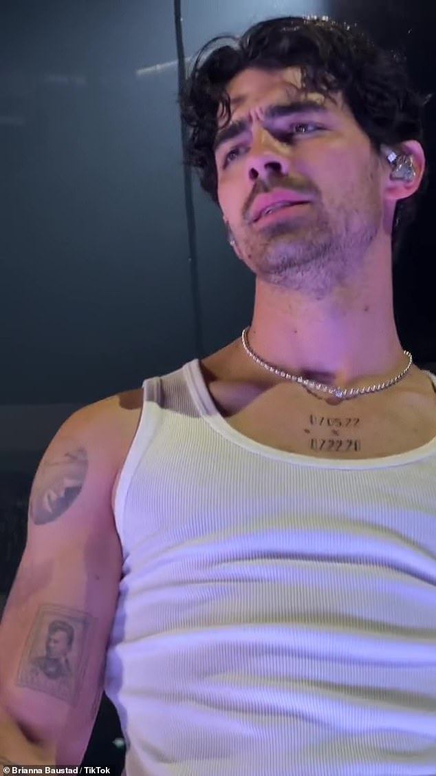 Fan Couple's Argument Over Joe Jonas: His Reaction Fan Couple's Argument Over Joe Jonas: His Reaction