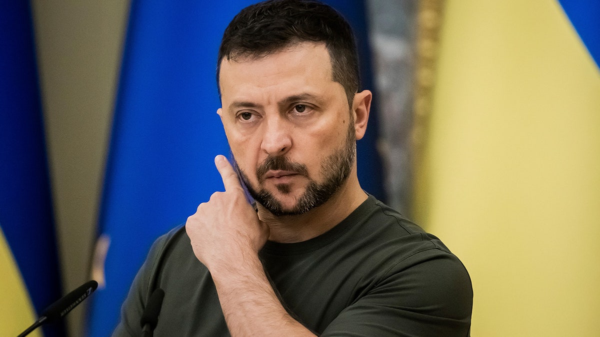 Farage's Zelenskyy Remarks: A Political Controversy In The UK Farage's Zelenskyy Remarks: A Political Controversy In The UK