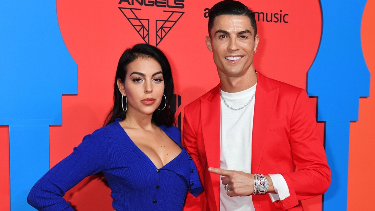 Fenerbahçe'nin Ronaldo Çağrısı: Olası Transferin Artıları Ve Eksileri Fenerbahçe'nin Ronaldo Çağrısı: Olası Transferin Artıları Ve Eksileri