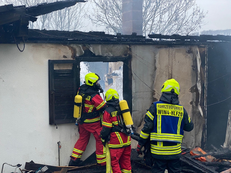Feuerwehr Im Einsatz: Tote Nach Wohnungsbrand In Bad Gottleuba-Berggießhübel Gefunden Feuerwehr Im Einsatz: Tote Nach Wohnungsbrand In Bad Gottleuba-Berggießhübel Gefunden