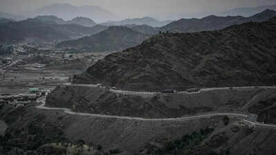 Five Indian Soldiers Killed In India-Pakistan Border Clash Five Indian Soldiers Killed In India-Pakistan Border Clash