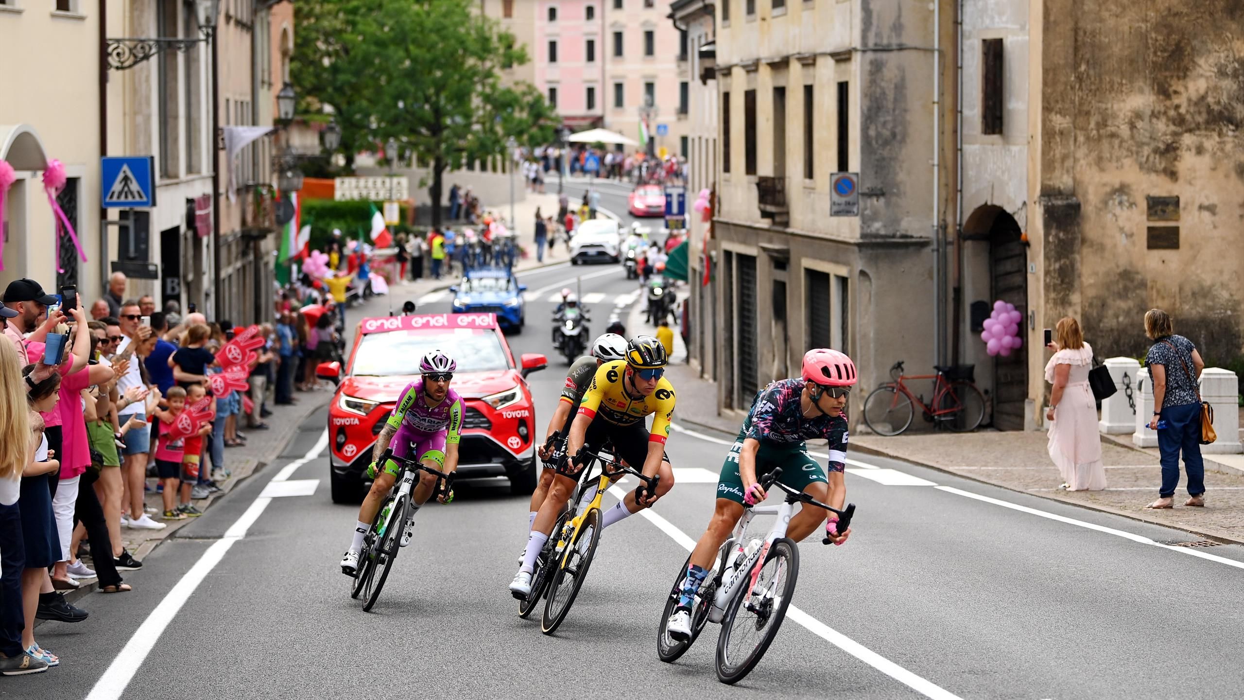 Follow The Men's Giro D'Italia Live: Real-time Updates Follow The Men's Giro D'Italia Live: Real-time Updates
