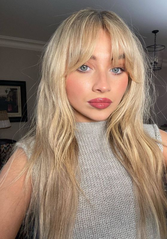 Fortnite: Finding And Obtaining Sabrina Carpenter's Outfits Fortnite: Finding And Obtaining Sabrina Carpenter's Outfits