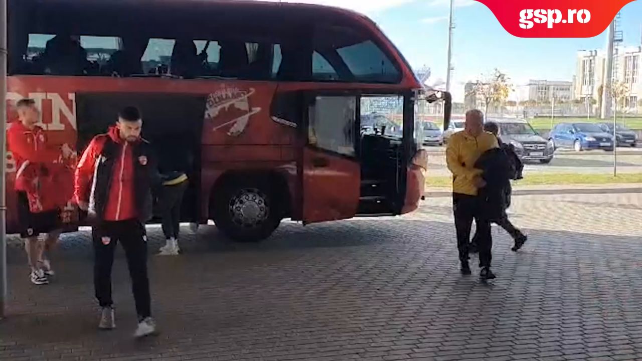 Frații Tate Defilează Prin București: Imagini VIDEO De La Sosirea În România Frații Tate Defilează Prin București: Imagini VIDEO De La Sosirea În România