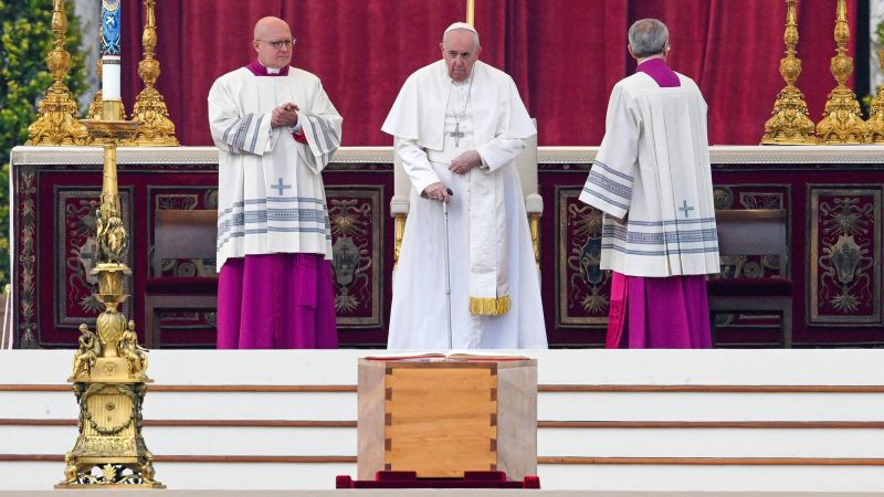 Funeral Do Papa Francisco: Fiéis Passam A Noite Nas Ruas De Roma Funeral Do Papa Francisco: Fiéis Passam A Noite Nas Ruas De Roma