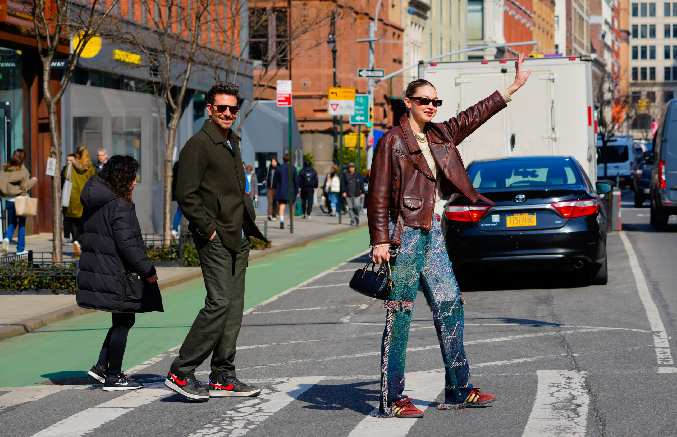 Gigi Hadid, Bradley Cooper, And Leonardo DiCaprio: Navigating A Complex Love Triangle Gigi Hadid, Bradley Cooper, And Leonardo DiCaprio: Navigating A Complex Love Triangle