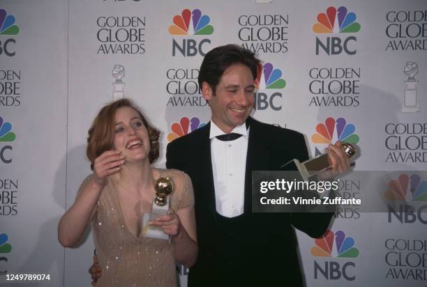 Gillian Anderson And David Duchovny Reunite On Stage At SAG Awards