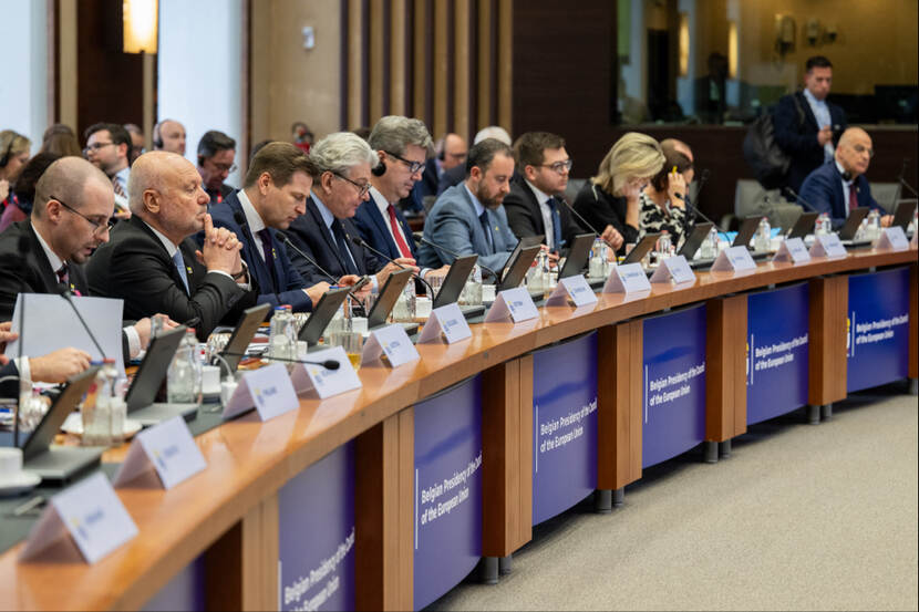 Groeiende Steun Voor Nederlandse Defensie-industrie: Reactie Op Internationale Spanningen Groeiende Steun Voor Nederlandse Defensie-industrie: Reactie Op Internationale Spanningen