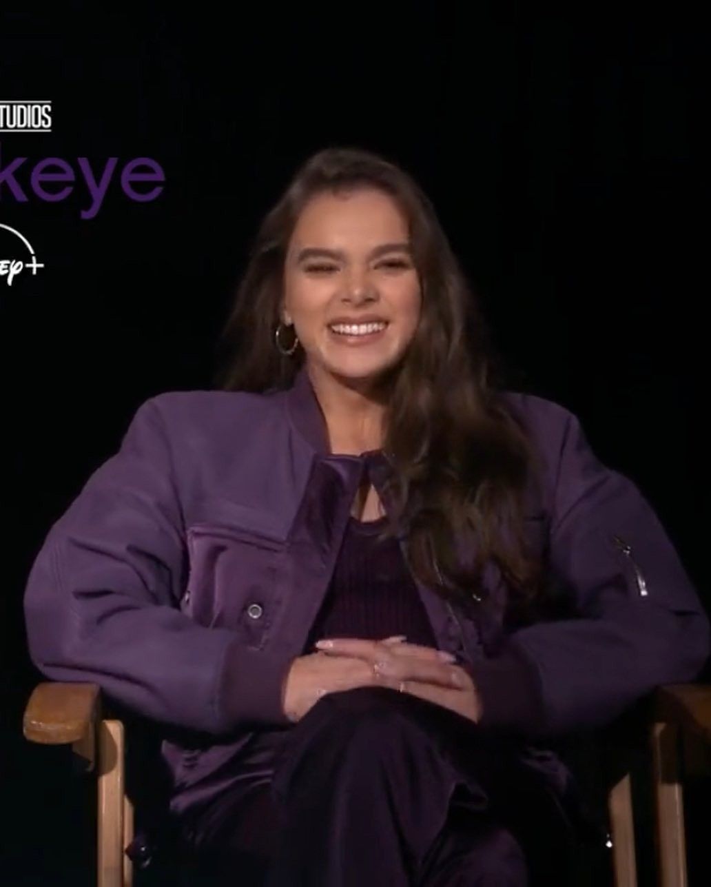 Hailee Steinfeld's Chiefs Praise During Hot Ones Interview Hailee Steinfeld's Chiefs Praise During Hot Ones Interview