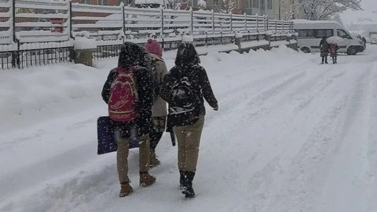 Hakkari'de Okullar Bugün Tatil Mi? (24 Şubat Pazartesi)