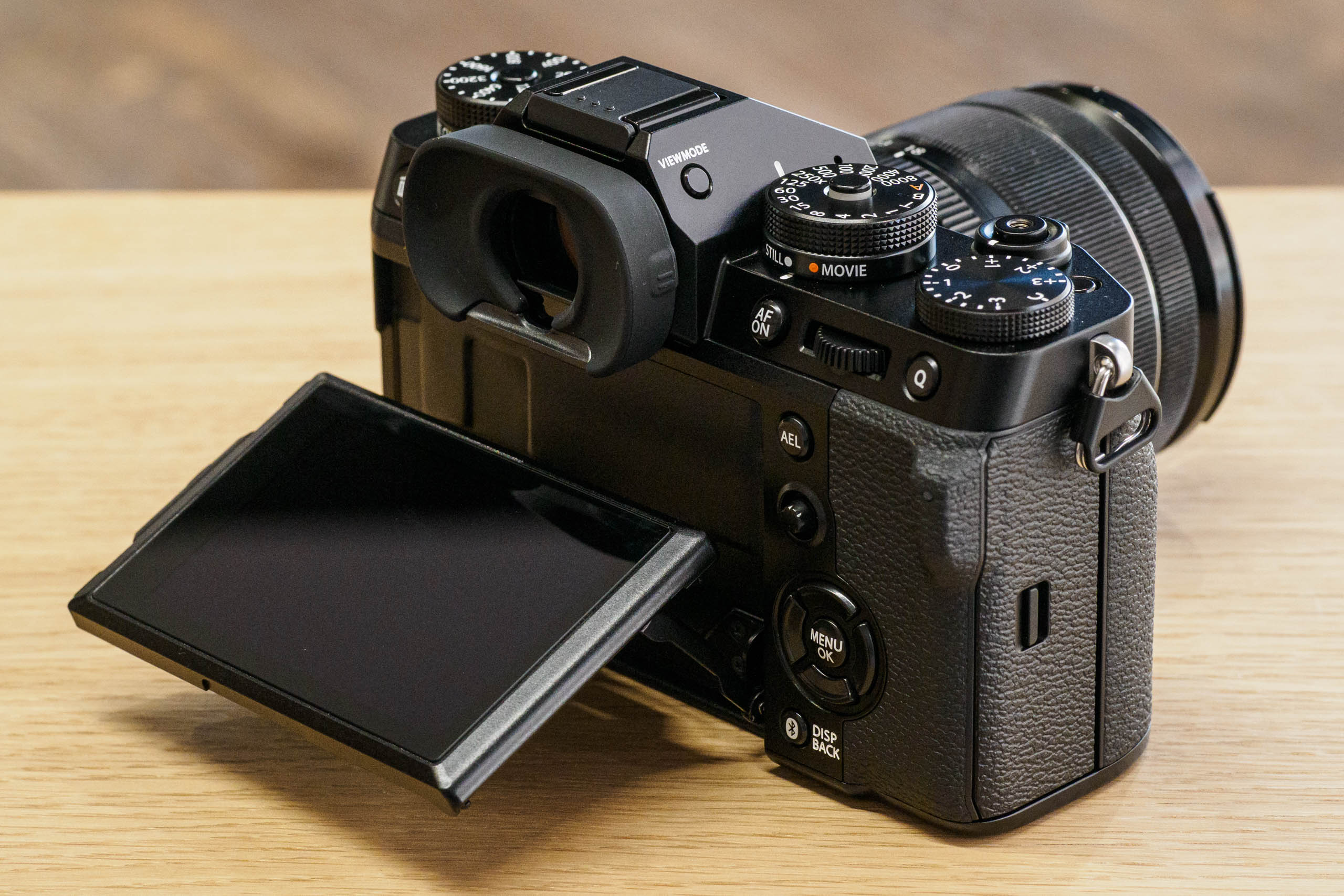 Hands-On With The Fujifilm X-Half: Is It Refreshing And Fun? Hands-On With The Fujifilm X-Half: Is It Refreshing And Fun?