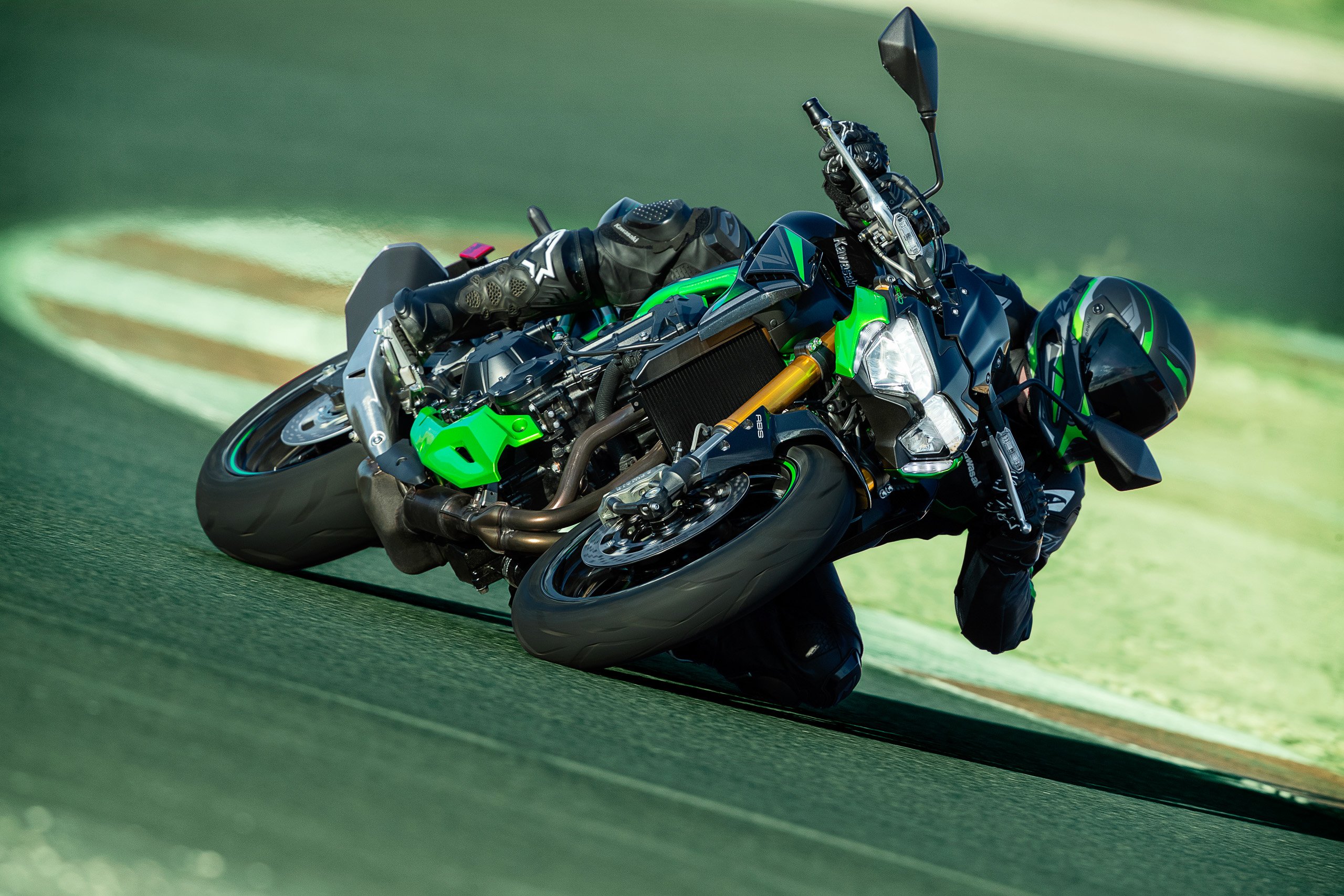Harga Kawasaki Z900 Dan Z900 SE Di Indonesia: Penjelasannya Harga Kawasaki Z900 Dan Z900 SE Di Indonesia: Penjelasannya