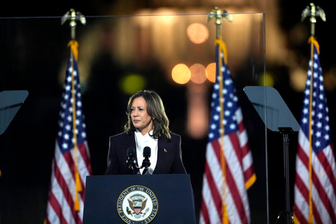 Harris Criticized For Rambling Speech At Louis Armstrong Musical Harris Criticized For Rambling Speech At Louis Armstrong Musical