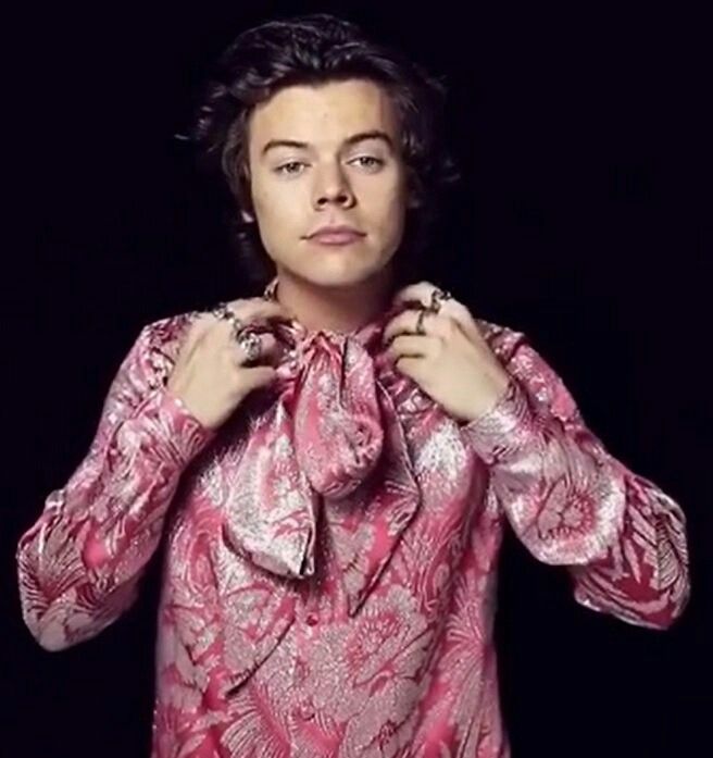 Harry Styles' Reaction To A Terrible SNL Impression Harry Styles' Reaction To A Terrible SNL Impression