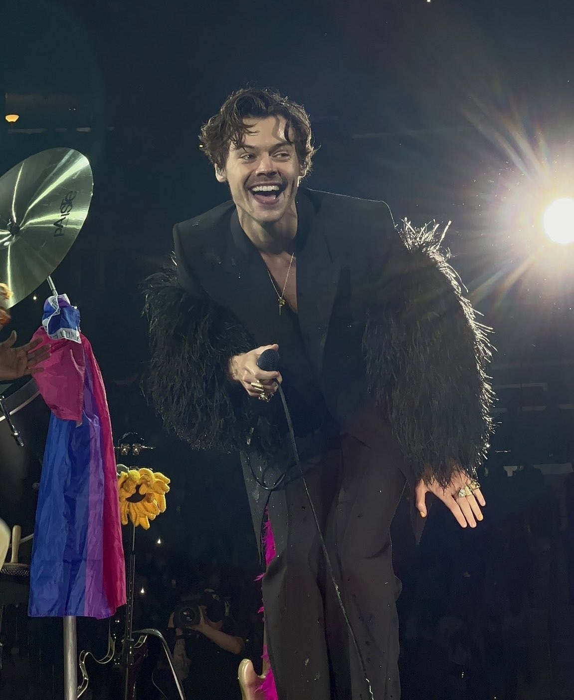 Harry Styles Responds To A Critically Bad SNL Impression Harry Styles Responds To A Critically Bad SNL Impression