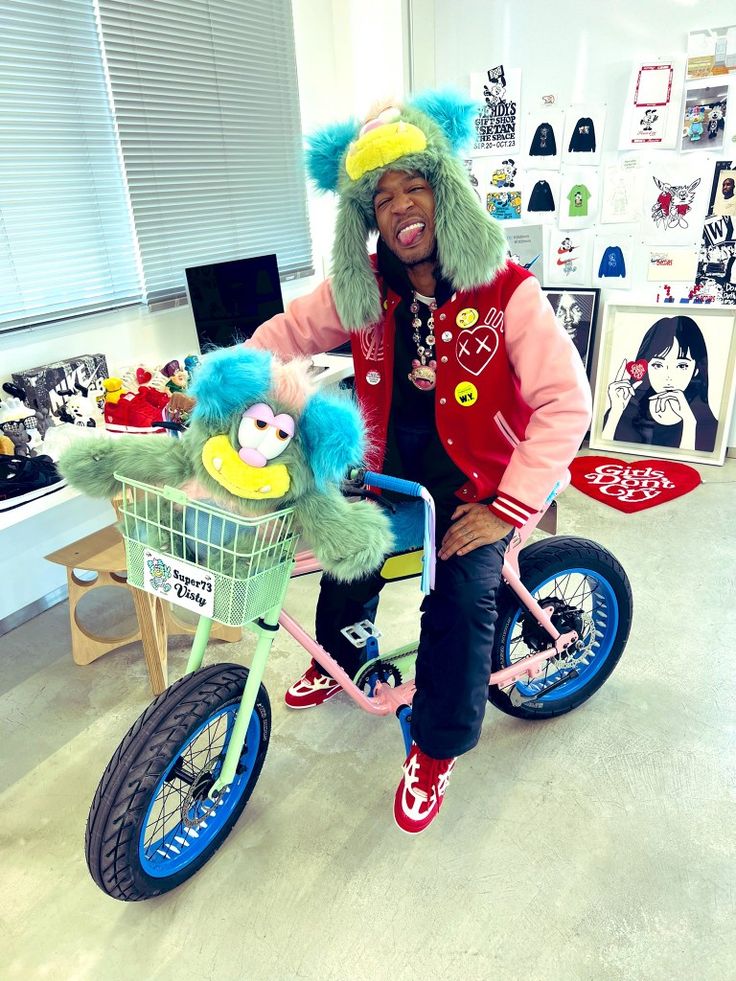 High-Value Sale Of Kid Cudi's Personal Effects High-Value Sale Of Kid Cudi's Personal Effects