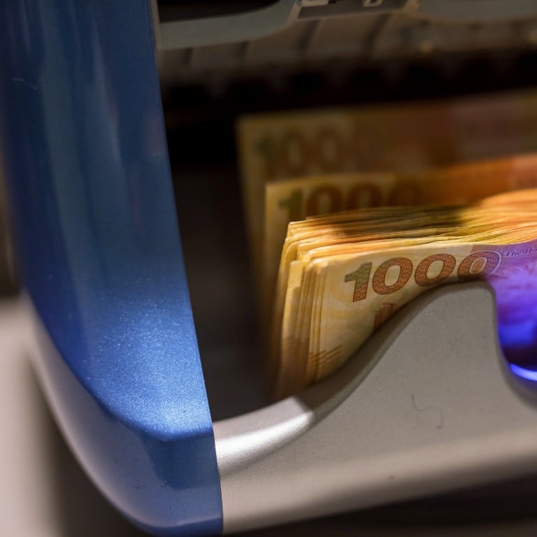 Hong Kong Uses US Dollar Reserves To Maintain Currency Peg Hong Kong Uses US Dollar Reserves To Maintain Currency Peg