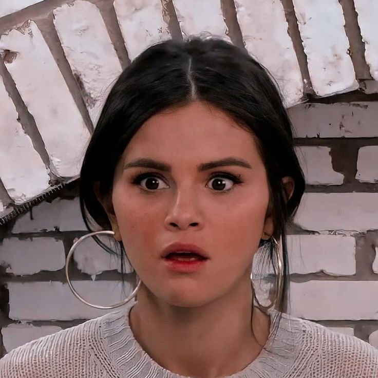 How Selena Gomez Accidentally Sold Her Diamond Ring How Selena Gomez Accidentally Sold Her Diamond Ring