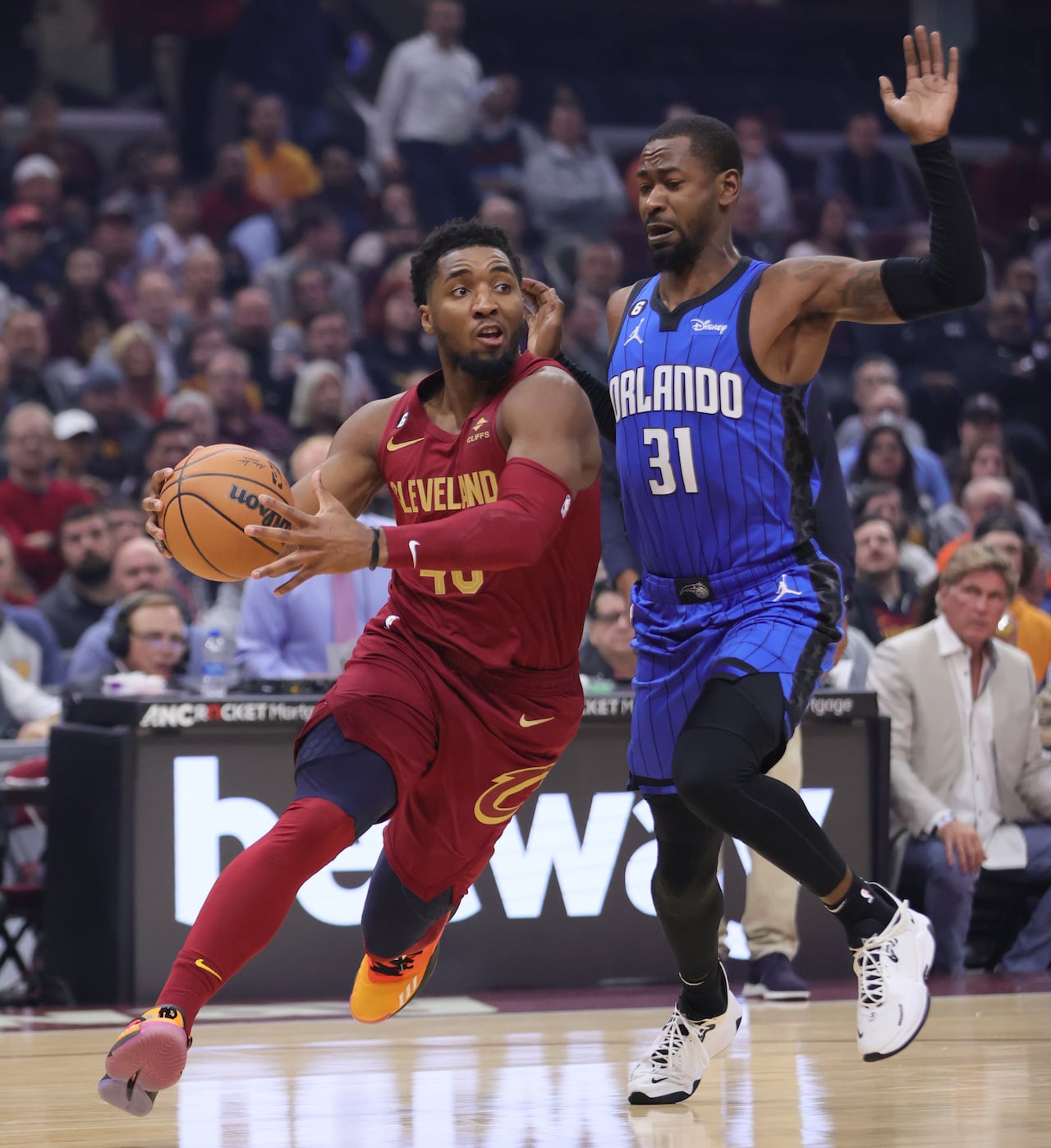 Hunter's 32 Points Lead Cavs To 10th Straight Win Over Blazers Hunter's 32 Points Lead Cavs To 10th Straight Win Over Blazers