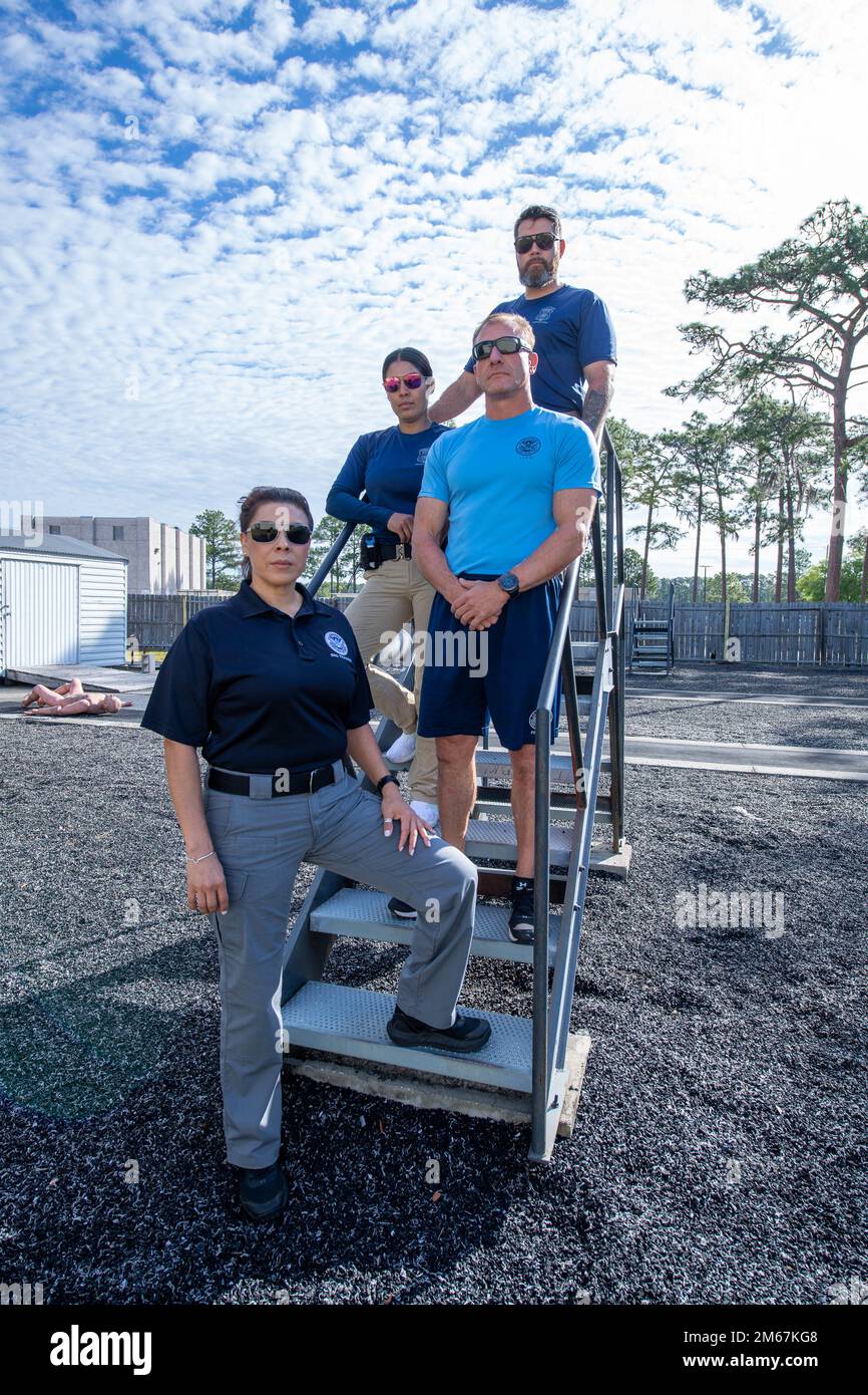 ICE Enforcement Action Met With Resistance: Crowd Intervention And Aftermath ICE Enforcement Action Met With Resistance: Crowd Intervention And Aftermath