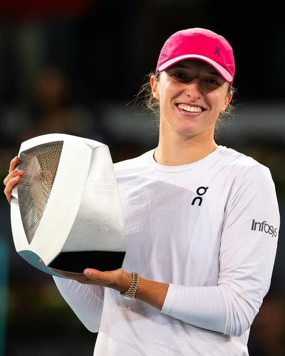 Iga Świątek Triumphs In Madrid, While De Minaur Suffers Straight-Sets Loss Iga Świątek Triumphs In Madrid, While De Minaur Suffers Straight-Sets Loss