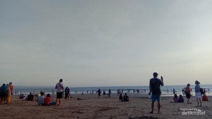 Info Cuaca Bali Esok Hari: Kondisi Berawan, Potensi Hujan Ringan Info Cuaca Bali Esok Hari: Kondisi Berawan, Potensi Hujan Ringan