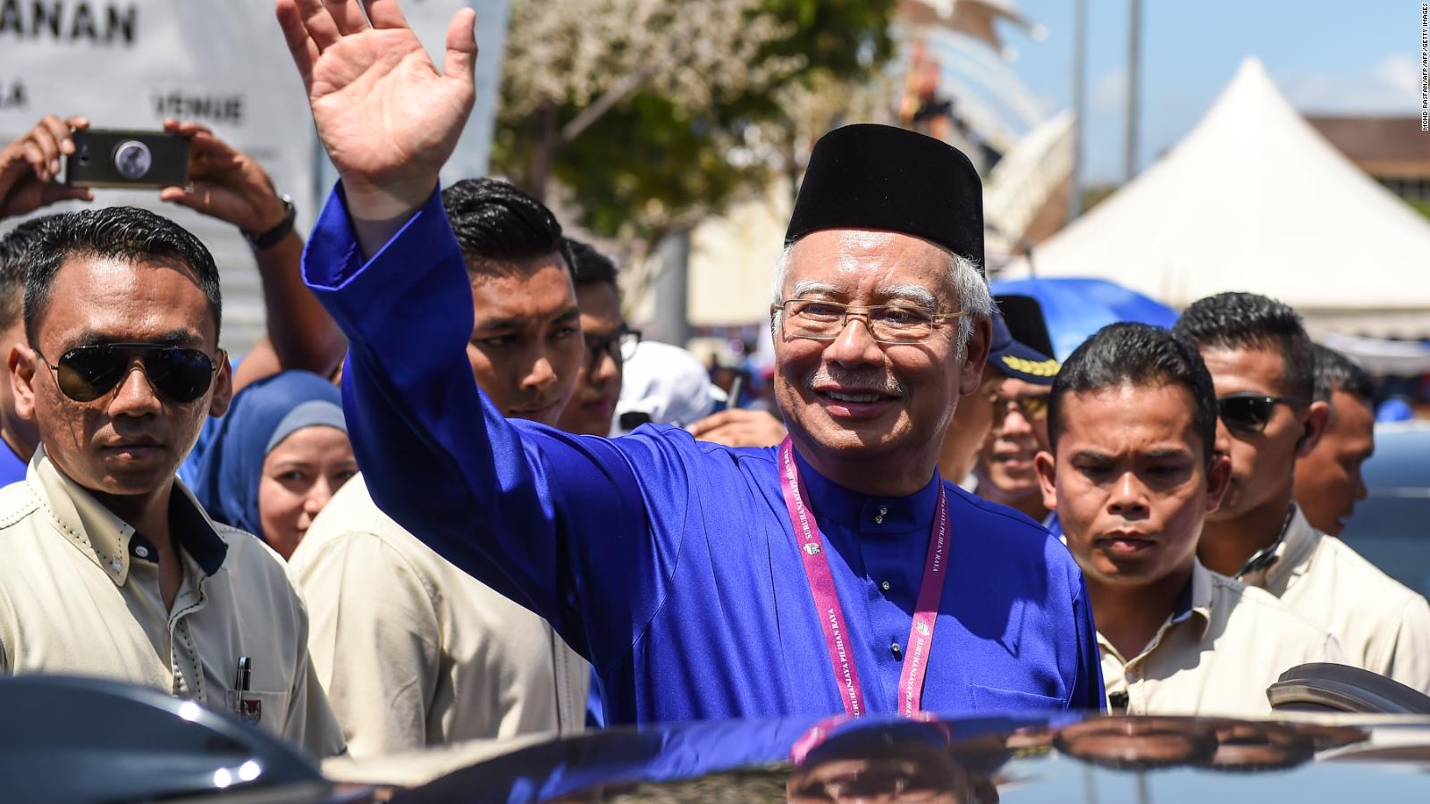 Investigation Into 2002 Submarine Deal: French Prosecutors Accuse Malaysia's Najib Razak Investigation Into 2002 Submarine Deal: French Prosecutors Accuse Malaysia's Najib Razak