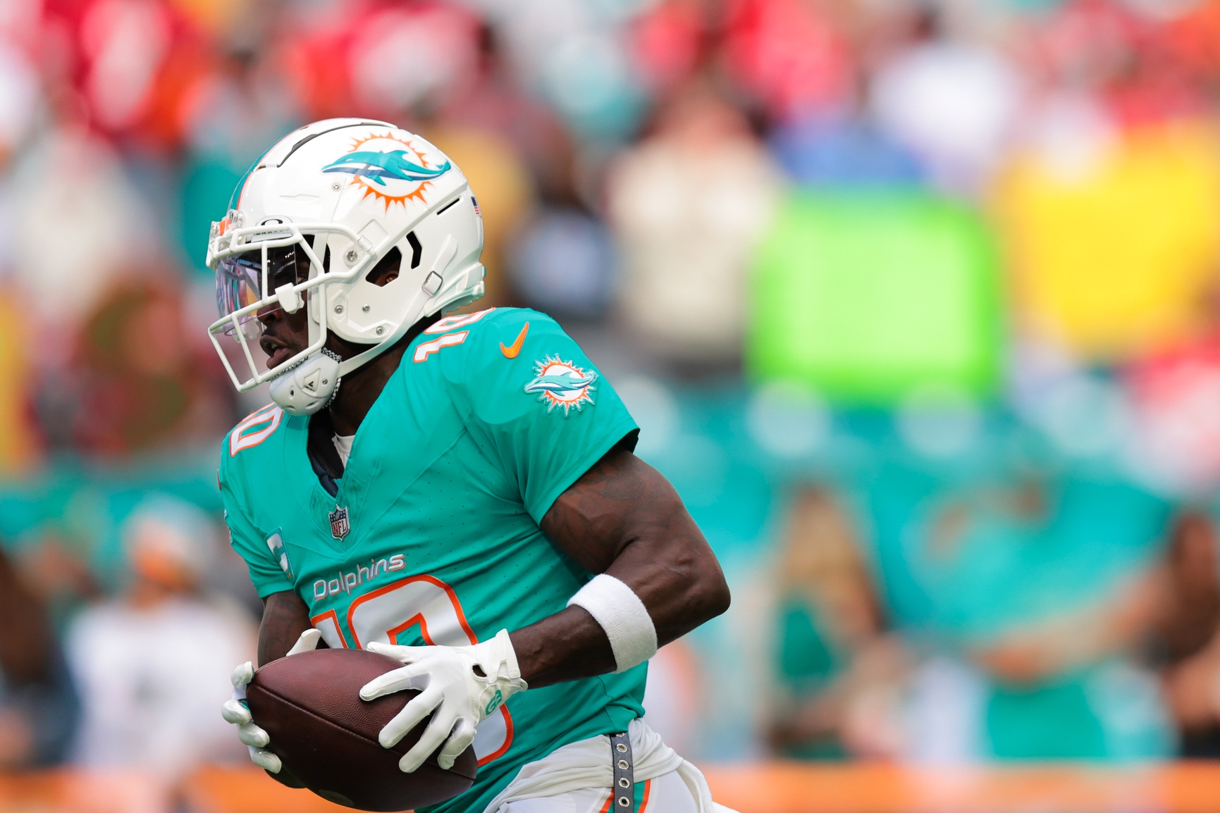 Is A Tyreek Hill-Noah Lyles Race Realistic? Michael Johnson Offers Insight Is A Tyreek Hill-Noah Lyles Race Realistic? Michael Johnson Offers Insight