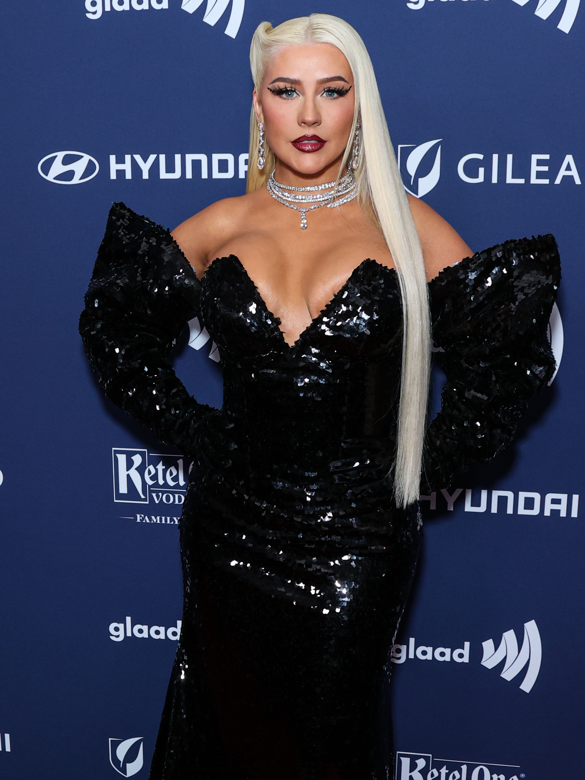 Is That Christina Aguilera? Fans Question Singer's Changed Appearance Is That Christina Aguilera? Fans Question Singer's Changed Appearance