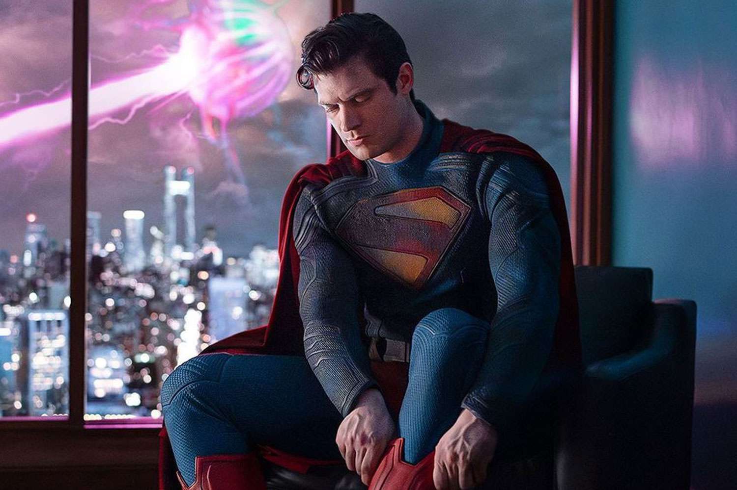 James Gunn's Superman: New Hawkgirl Wing Design Revealed James Gunn's Superman: New Hawkgirl Wing Design Revealed