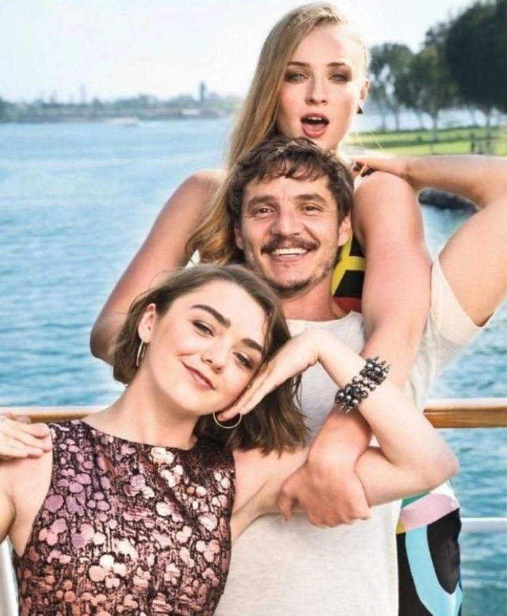 Jennifer Aniston's Sweet Message To Pedro Pascal After Viral Dinner Jennifer Aniston's Sweet Message To Pedro Pascal After Viral Dinner